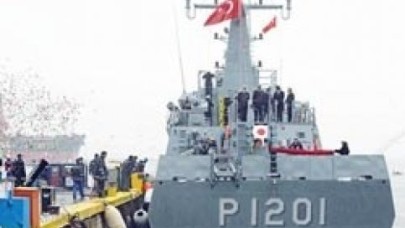 Kartal amblemli Karaburun denizde