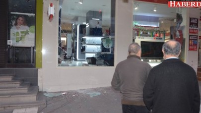 Avcılarda silahlı soygun