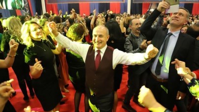 Öğretmen yaşadığı toplumun mimarıdır