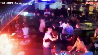 Alkollü müşteri barda dehşet saçtı: 2 garson bıçaklandı