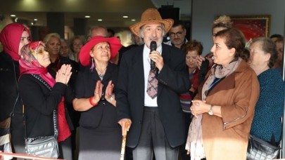 Ressam Muştu eserlerini sergiledi