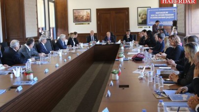 Akgün muhtarlarla bir araya geldi...