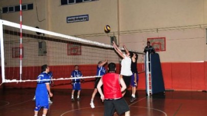 VOLEYBOL TURNUVASI’NDA FİNAL HEYECANI