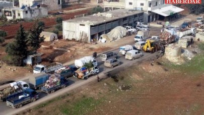 Türkiye sınırına 120 bin Suriyeli akın etti