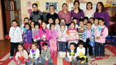 Oyuncaklarını paylaştılar