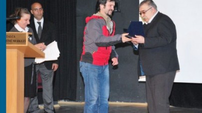 HABERDAR yazarı Güldüren'e ödül...