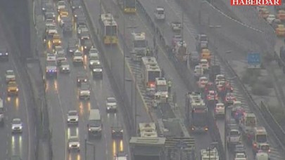 Haliç Köprüsü üstünde metrobüs kazası