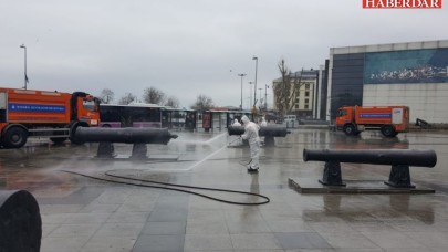 ALT GEÇİTLERDEN DURAKLARA HER YER DEZENFEKTE EDİLİYOR