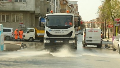 KARANTİNA GÜNLERİNDE BELEDİYE EKİPLERİNDEN YOĞUN MESAİ