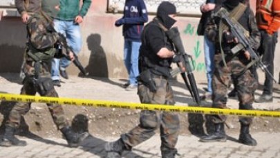 Yüksekova'da iki uzman çavuşa saldırı