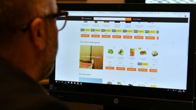 BEYLİKDÜZÜ KOMŞUSUNA ONLİNE YARDIM YAPABİLECEK