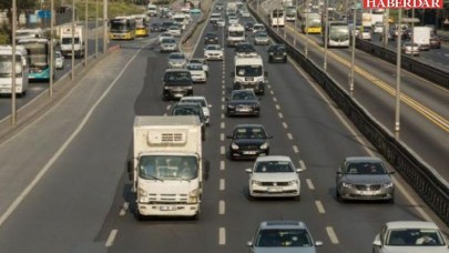 Sokağa çıkma yasağının ardından ilk iş gününde trafikte yoğunluk