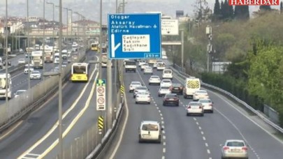 İstanbulda yasak kalktı, araçlar yola çıktı