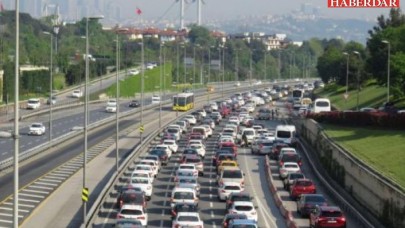 Böyle giderse ikinci dalga kaçınılmaz! Köprüde trafik yoğunluğu