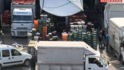 Sokağa çıkma yasağı sonrası İstanbul Meyve Sebze Halinde hareketlilik