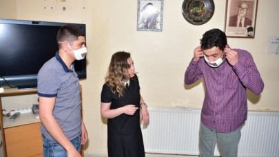 Avcılar Belediyesi işitme engellilere özel maske üretmeye başladı