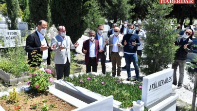 BEYLİKDÜZÜ’NDEKİ KABİRLER BAYRAMDA DUASIZ KALMADI
