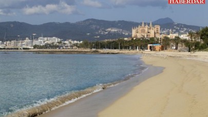 Uzmanlar bu sorunun yanıtını arıyor: Deniz ve havuzda koronavirüs bulaşır mı?