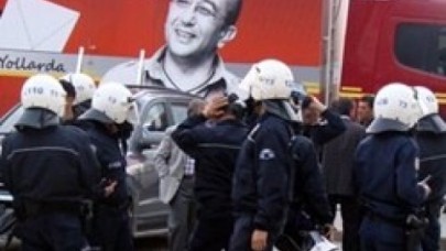 Canlı seçim yayınında silahlar konuştu