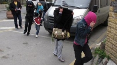 Şarkıcı D.B.'ye fuhuş gözaltısı