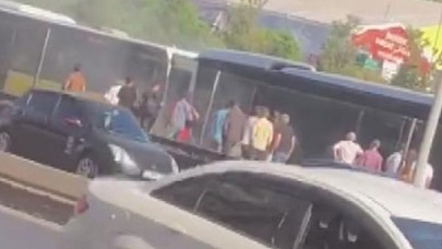 Metrobüste yangın paniği