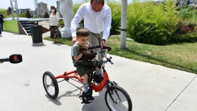 EFE ÖZEL YAPIM BİSİKLETİNE KAVUŞTU