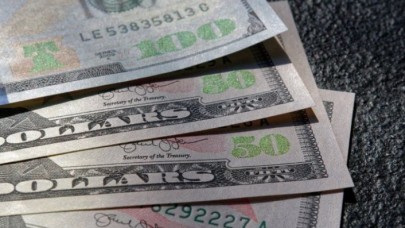 Dolar bir ay sonra geriledi