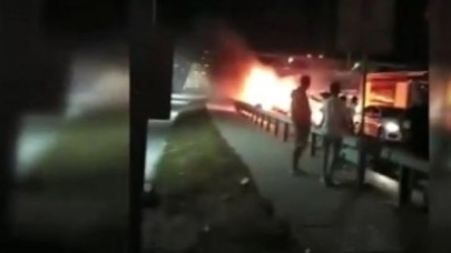 Seyir halindeki otomobil alev topuna döndü