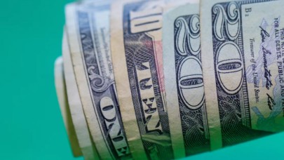 Tarihi zirvesini gören dolar yeni haftaya nasıl başladı?