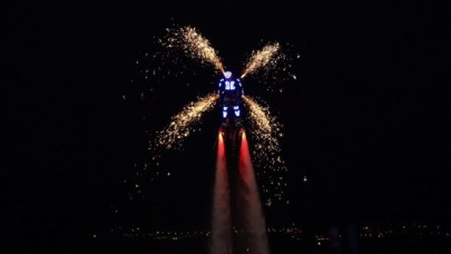 Flyboard gösterisi yürekleri ağıza getirdi