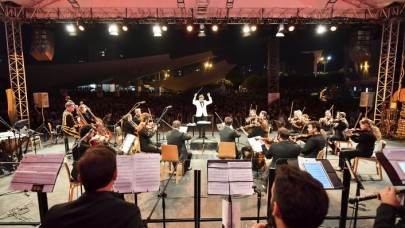 BEYLİKDÜZÜ KLASİK GÖRKEMLİ GALA KONSERİYLE SONA ERDİ