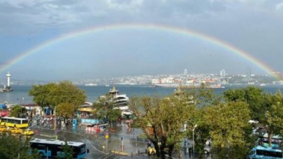Boğazda oluşan gökkuşağı büyüledi
