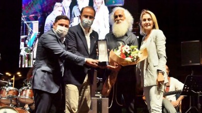 BARIŞ VE SEVGİ BULUŞMALARI SUAVİ KONSERİYLE BAŞLADI