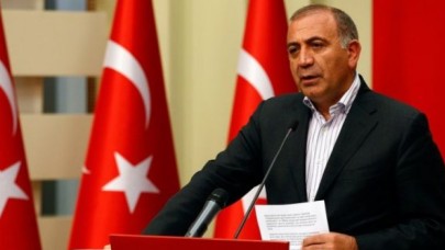 Gürsel Tekinden partisine şok eleştiri