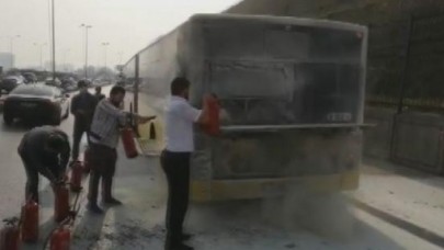 Sefaköy D-100de otobüste yangın