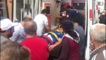 Büyükçekmecede yıkılan binada asansör boşluğuna düşen işçi yaralandı