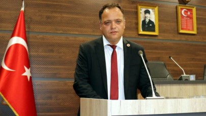 Covidli cenazeleri sahipleri taşıyor...