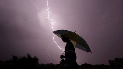 Meteorolojiden kuvvetli yağış, rüzgar ve fırtına uyarısı