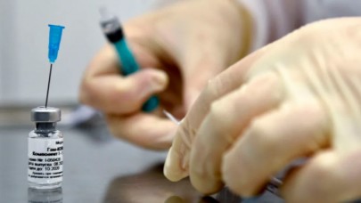 Türkiyede de denenen koronavirüs aşısından müjdeli haber