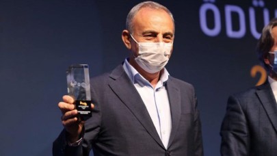 KÜÇÜKÇEKMECE BELEDİYESİ ‘KÜGİM’İLE ALTIN KARINCA ÖDÜLÜNE LAYIK GÖRÜLDÜ