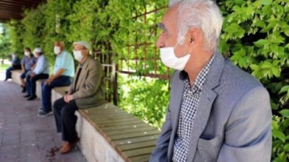 Bakan Kocadan 65 yaş ve üstüne uyarı: Bu sizin için daha iyi