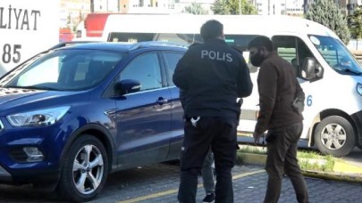 Beylikdüzünde kavga ettiği kişi bacağından silahla vurdu