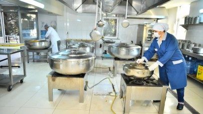 KORONAVİRÜS TEDAVİSİ GÖRENLERE SICAK YEMEK DESTEĞİ  