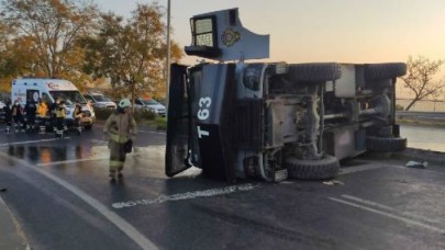 Küçükçekmece D-100de TOMA devrildi