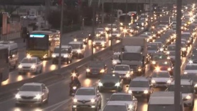 Kısıtlama sonrası yollarda hareketlilik başladı