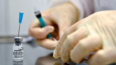 Aşı beş haftadan önce korumuyor, ölümler iki ay daha sürecek...