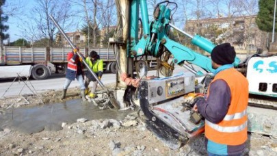 Avcılarda kaymaya fore kazıklı önlem... Çalışmaların yüzde 40ı tamamlandı