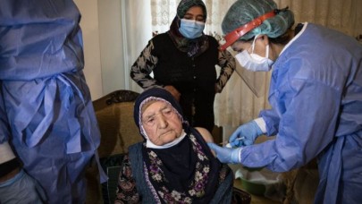 80 yaş üzeri vatandaşlar aşılanmaya başladı