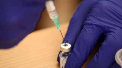 Dünyada aşı kavgası başladı! Yasal uyarılar artıyor