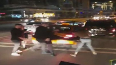 Önce kaza sonra tekmeli tokatlı kavga; 3 kişi taksiciyi böyle darp etti